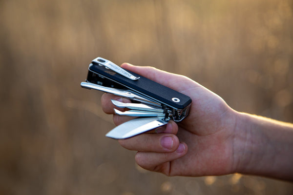 10 Smart Ways to Use a Multitool in Fall Camping Trips
